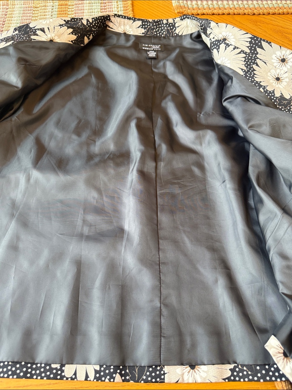 Kim Rogers Black Floral Button-Front Shirt - Picture 4 of 6